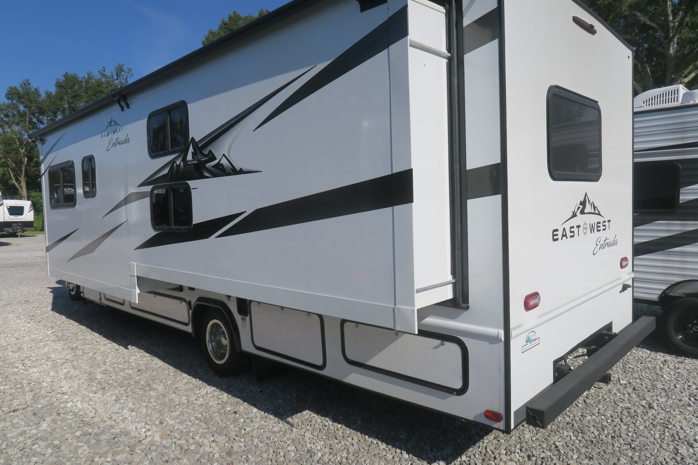 NEW 2023 ENTRADA 3100FB Overview Berryland Campers
