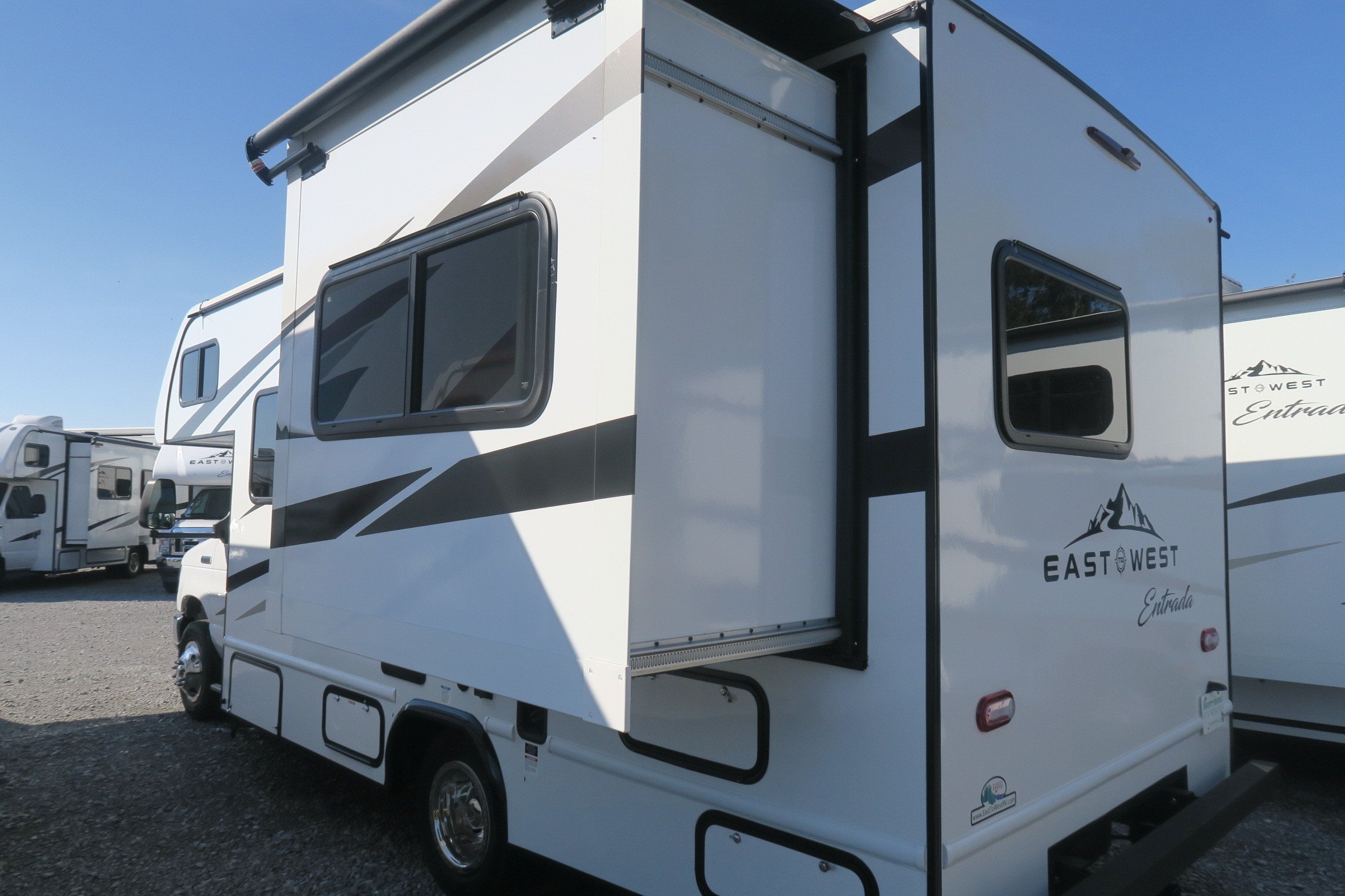 NEW 2023 ENTRADA 2200S Overview Berryland Campers