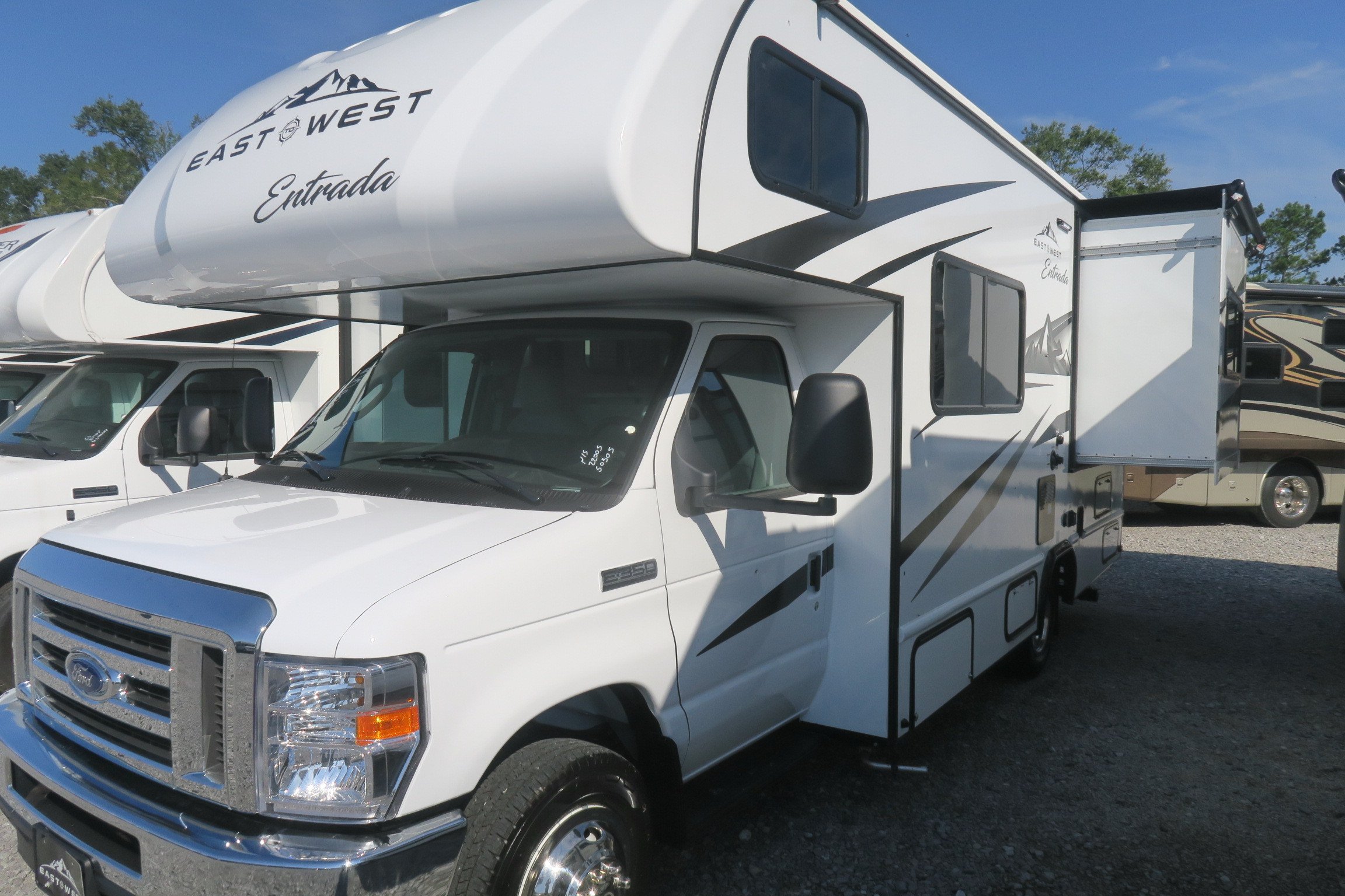 NEW 2023 ENTRADA 2200S Overview Berryland Campers