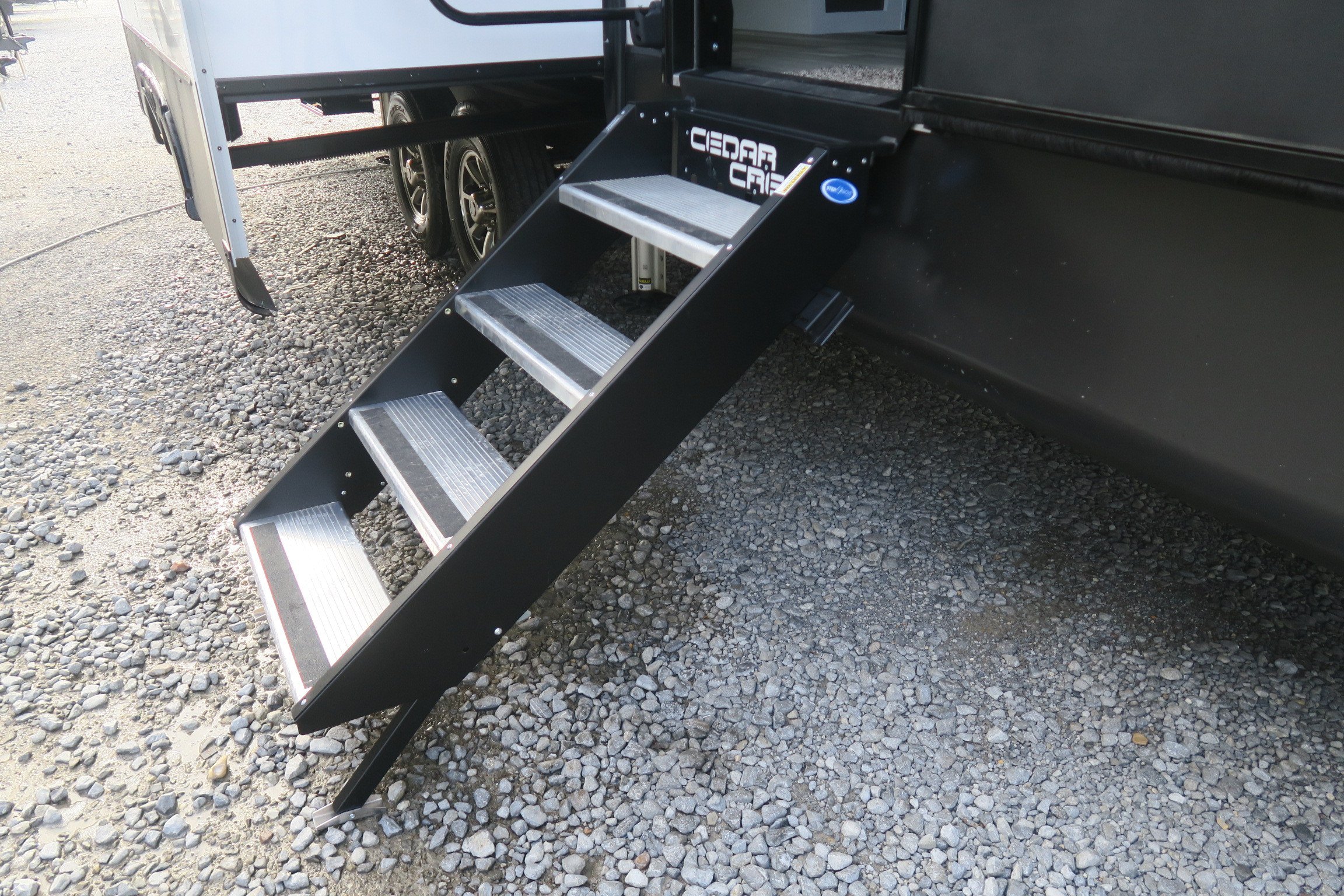 NEW 2023 CEDAR CREEK 375BHO Overview Berryland Campers