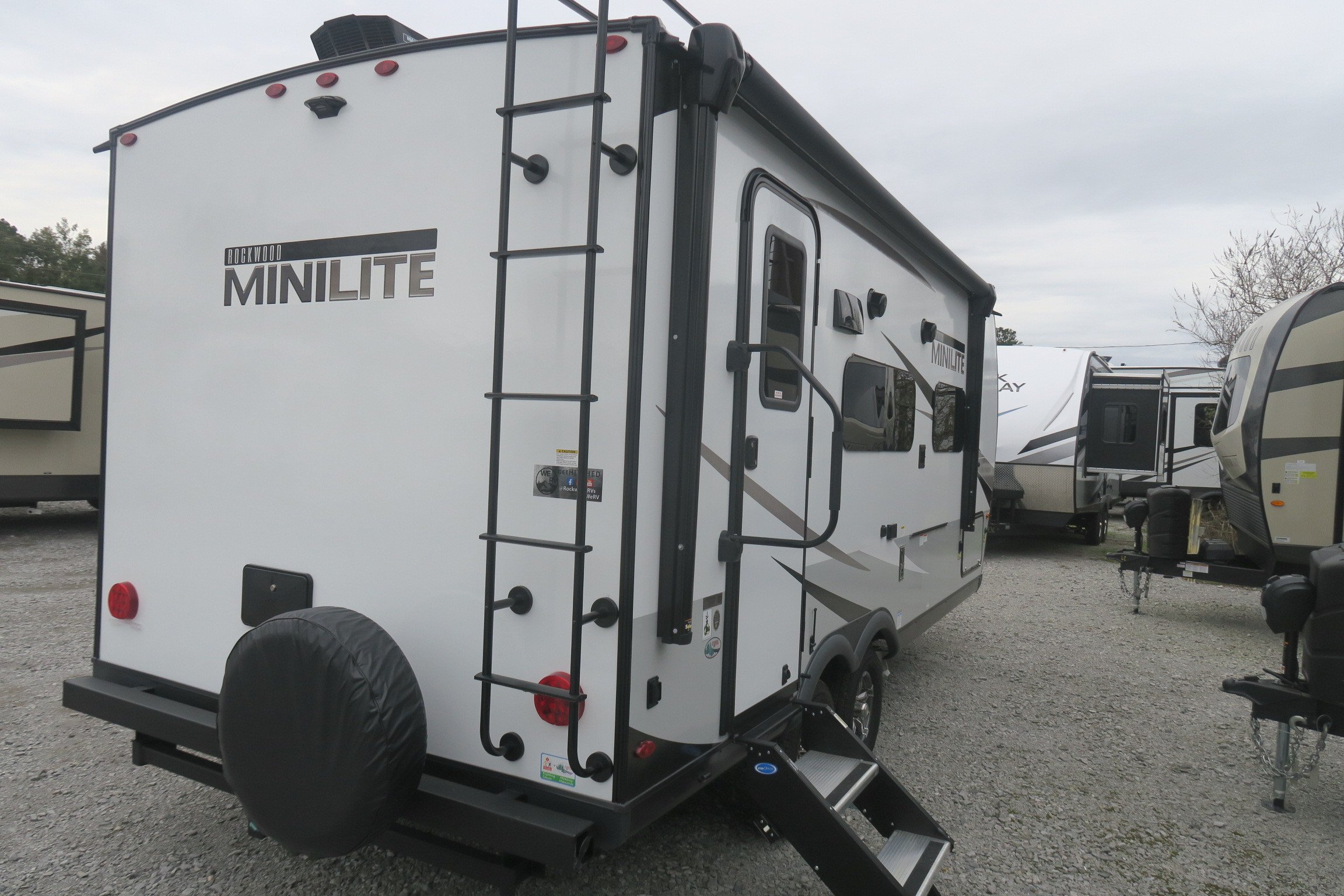 NEW 2023 ROCKWOOD MINI LITE 2109S Overview Berryland Campers