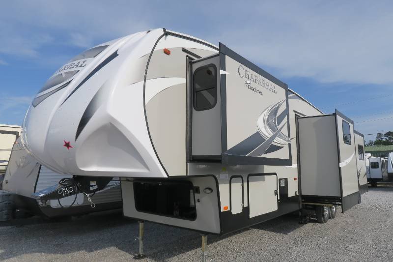 NEW 2019 CHAPARRAL 391QSMB - Overview | Berryland Campers