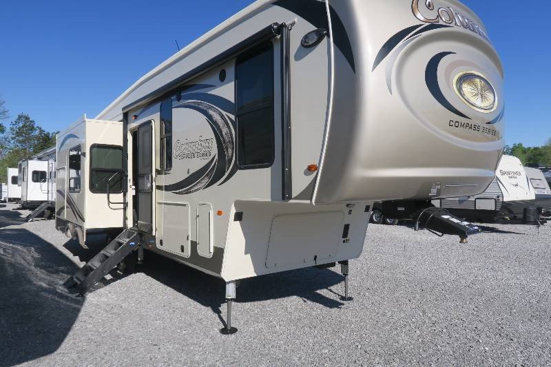 NEW 2018 COLUMBUS COMPASS 298RLC Overview Berryland Campers