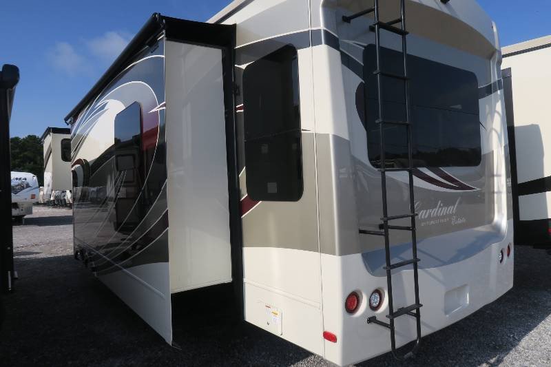 NEW 2018 CARDINAL ESTATE 3456RL Overview Berryland Campers