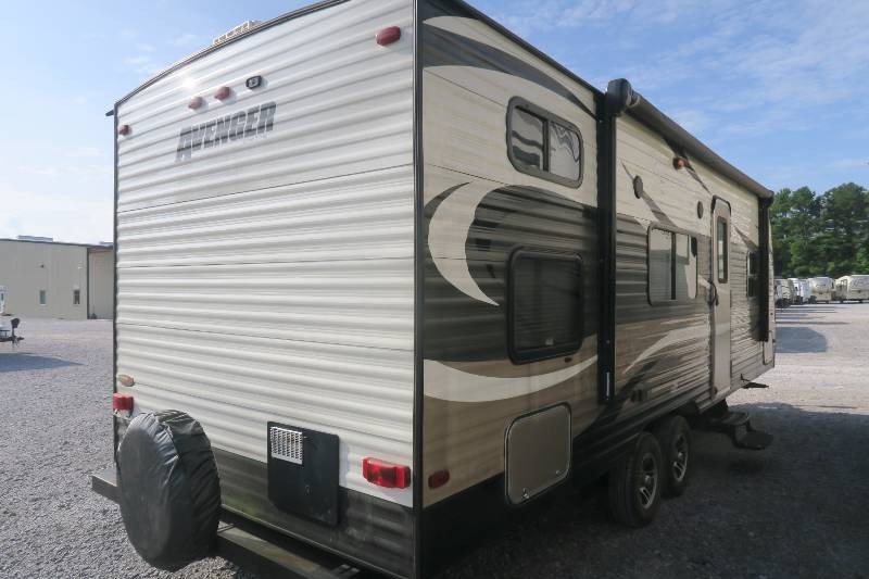 USED 2015 AVENGER 26BH Overview Berryland Campers