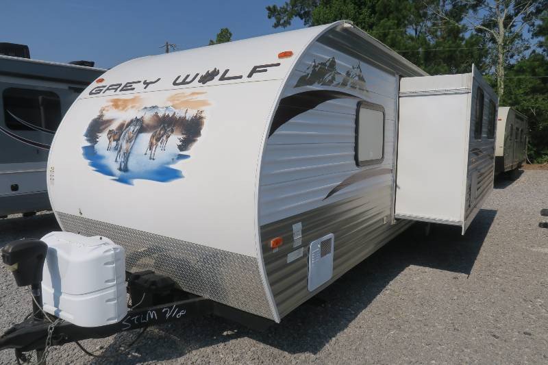 USED 2013 CHEROKEE GREY WOLF 28BH Overview Berryland Campers