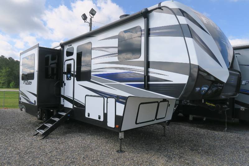 NEW 2019 KEYSTONE FUZION 371 - Overview | Berryland Campers