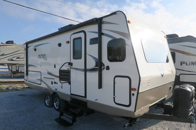 NEW 2018 FOREST RIVER MICROLITE BY FLAGSTAFF 25FKS Overview