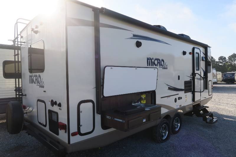 NEW 2018 FOREST RIVER MICRO-LITE BY FLAGSTAFF 25FKS - Overview | Berryland Campers 2018 Forest River Flagstaff Micro Lite 25fks