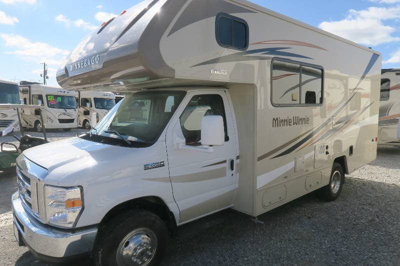 USED 2017 WINNEBAGO MINI WINNIE 22R - Overview | Berryland Campers