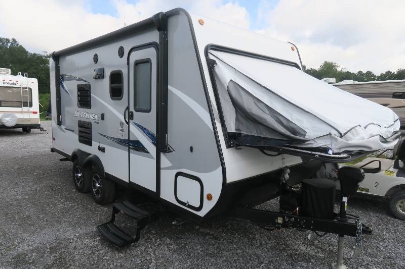 USED 2017 JAYCO JAY FEATHER 17XFD - Overview | Berryland Campers