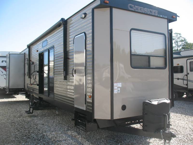 NEW 2016 FOREST RIVER CHEROKEE 39KR - Overview | Berryland Campers