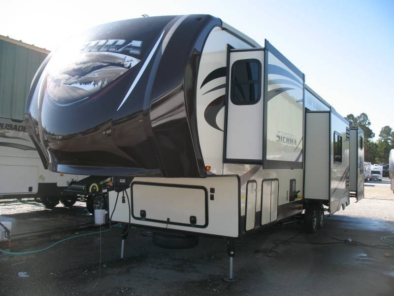 USED 2015 FOREST RIVER SIERRA 380BH5 - Overview | Berryland Campers