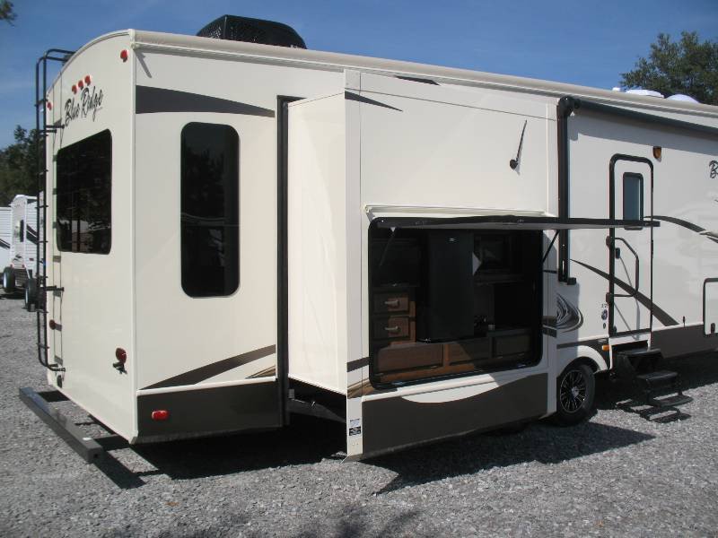 NEW 2015 FOREST RIVER BLUE RIDGE BY CARDINAL 3125RT - Overview 2015 Forest River Blue Ridge 3125rt