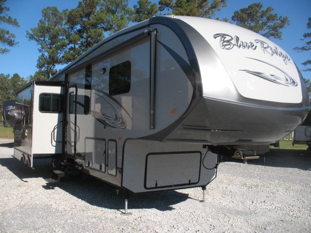 NEW 2013 FOREST RIVER BLUE RIDGE BY CARDINAL 3025RL - Overview 2013 Forest River Blue Ridge 3025rl