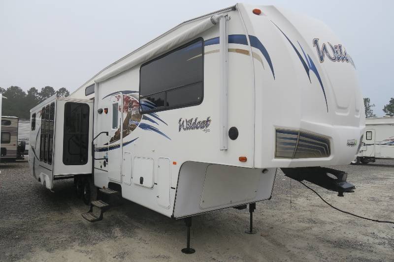 USED 2011 FOREST RIVER WILDCAT 343FL - Overview | Berryland Campers