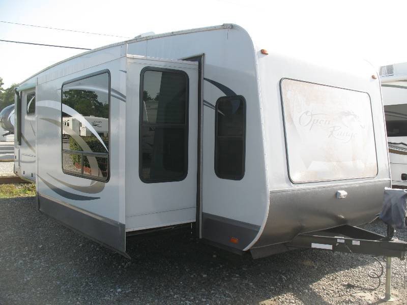 USED 2011 OPEN RANGE OPEN RANGE 340FLR Overview Berryland Campers