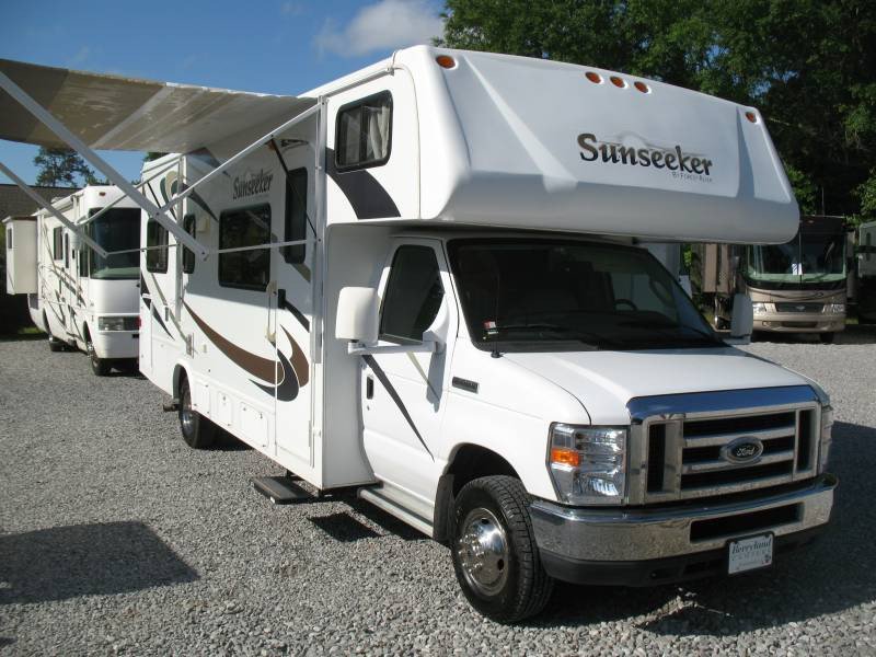 Used Sunseeker Rvs USED 2010 FOREST RIVER SUNSEEKER 2690 - Overview | Berryland Campers