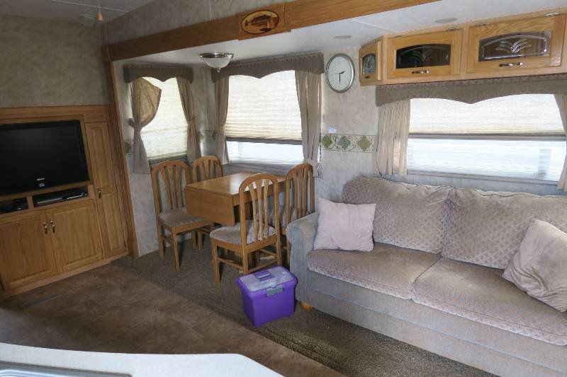 USED 2010 SUNNYBROOK BRISTOL BAY 3420BH Overview Berryland Campers