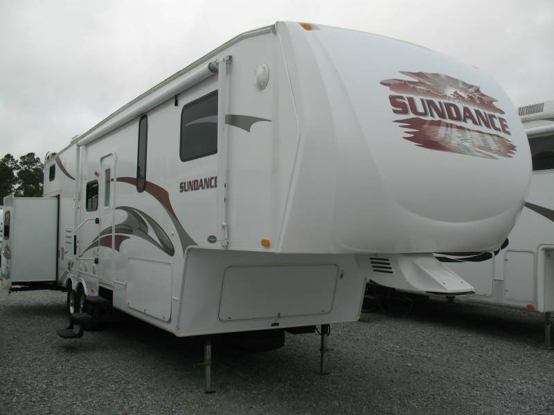 USED 2009 HEARTLAND SUNDANCE 3300RL Overview Berryland Campers