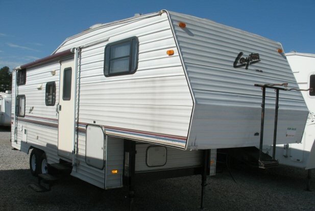 USED 2009 SKYLINE LAYTON 2595 - Overview | Berryland Campers