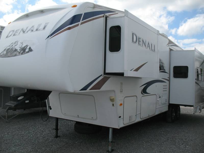 USED 2009 DENALI DENALI 31SB Overview Berryland Campers