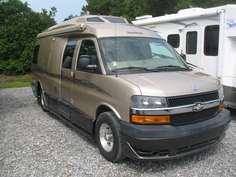 USED 2008 ROADTREK ROADTREK POPULAR 210 - Overview | Berryland Campers