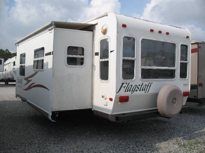 USED 2007 FOREST RIVER FLAGSTAFF 831RLSS - Overview | Berryland Campers