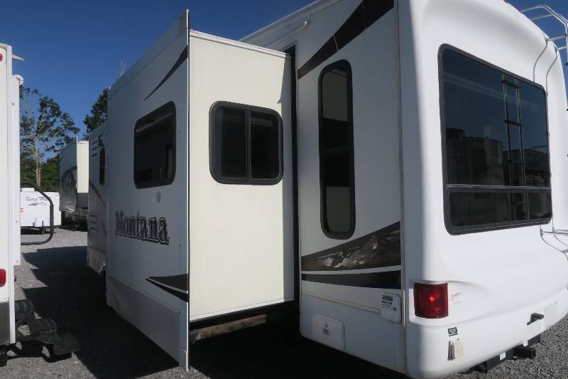 USED 2007 KEYSTONE MONTANA 3400RL - Overview | Berryland Campers