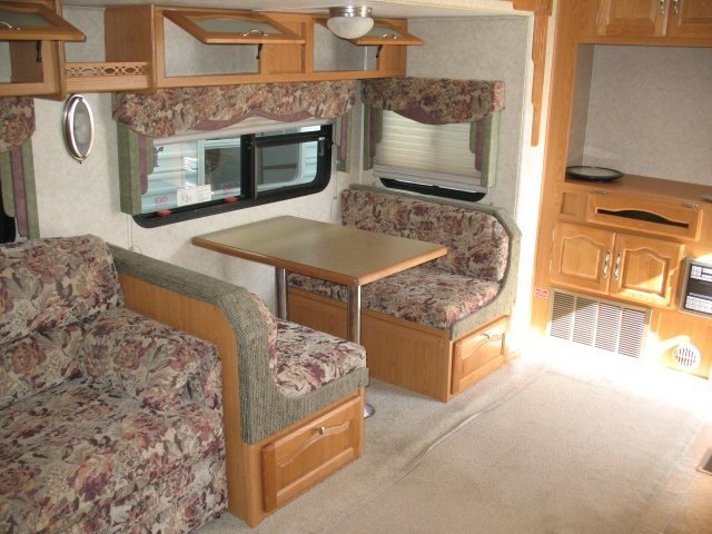 USED 2006 FOREST RIVER CARDINAL 32TS - Overview | Berryland Campers