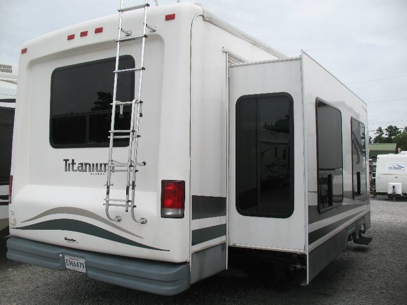 USED 2006 GLENDALE TITANIUM 34E39RK Overview Berryland Campers