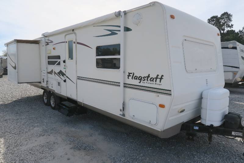 USED 2005 FOREST RIVER FLAGSTAFF 831BHSS Overview