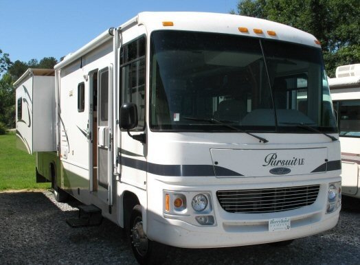 camper pursuit black