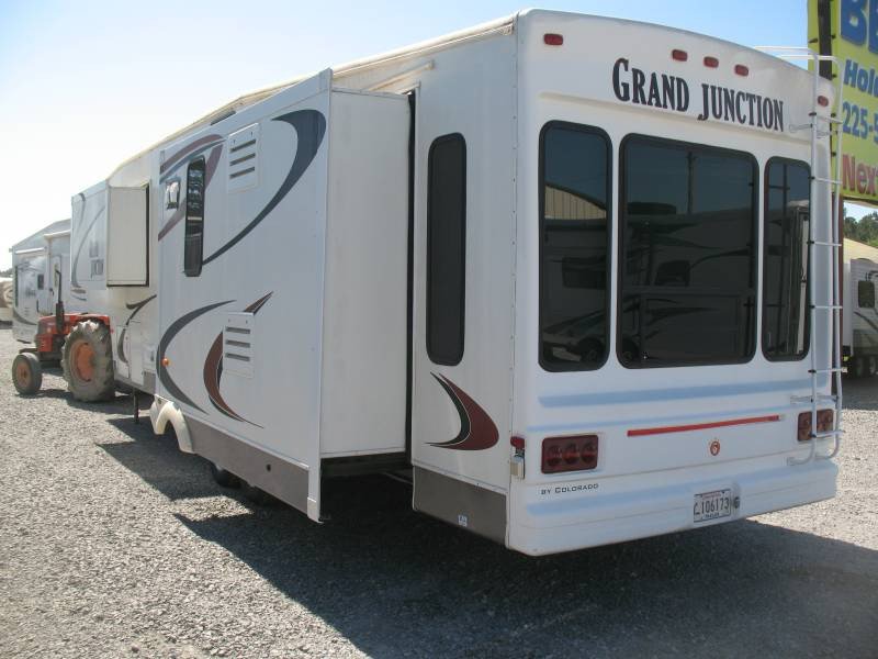 NEW 2005 GRAND JUNCTION GRAND JUNCTION 35TMS Overview Berryland Campers