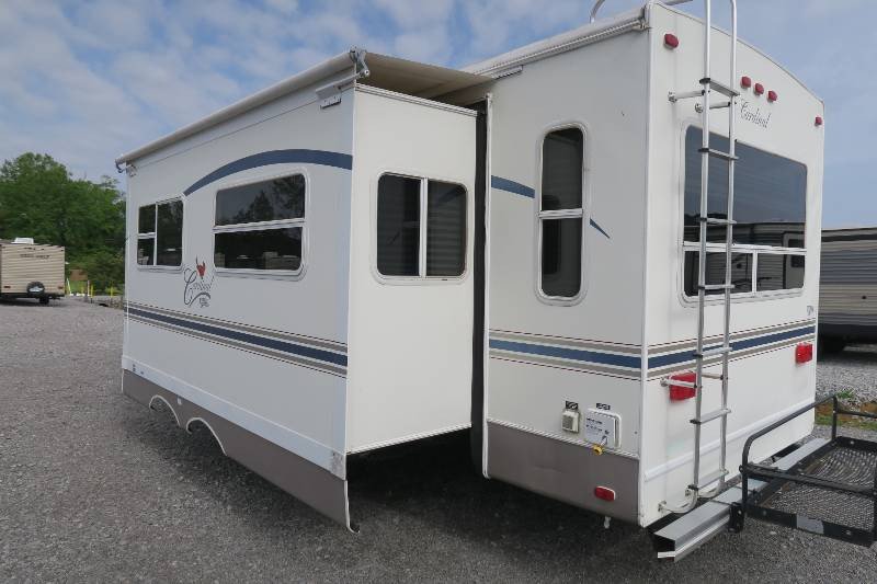 USED 2004 FOREST RIVER CARDINAL 28 - Overview | Berryland Campers