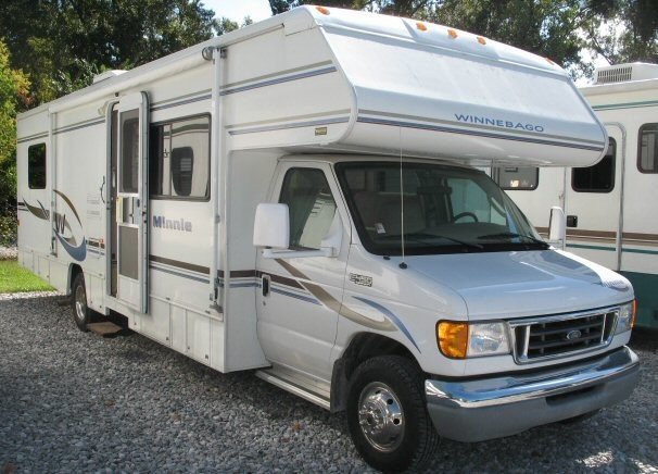 USED 2004 WINNEBAGO MINI WINNIE 32G - Overview | Berryland Campers