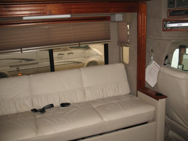 USED 2004 CHINOOK SUMMIT 2700 - Overview | Berryland Campers