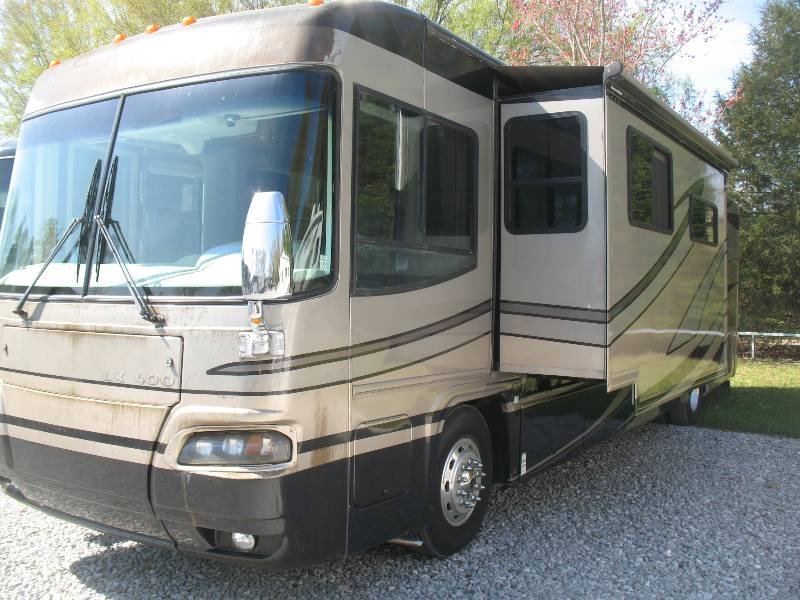 USED 2004 DAMON ESCAPER LX400 - Overview | Berryland Campers
