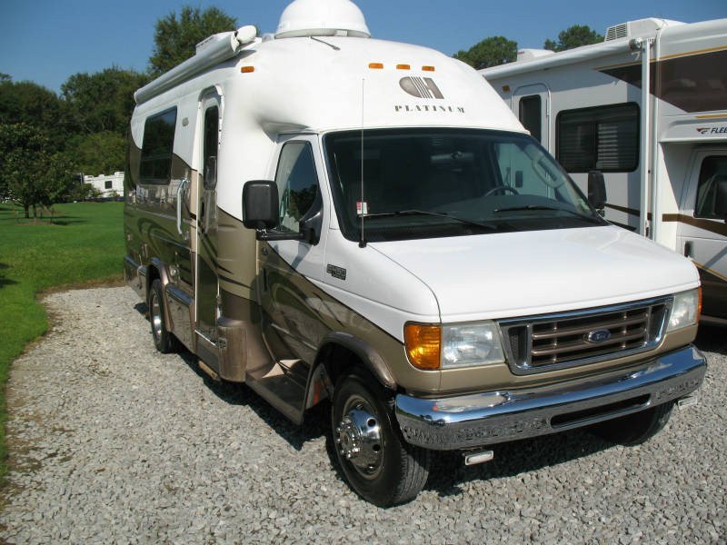 USED 2004 COACH HOUSE PLATINUM 232SD Overview Berryland Campers