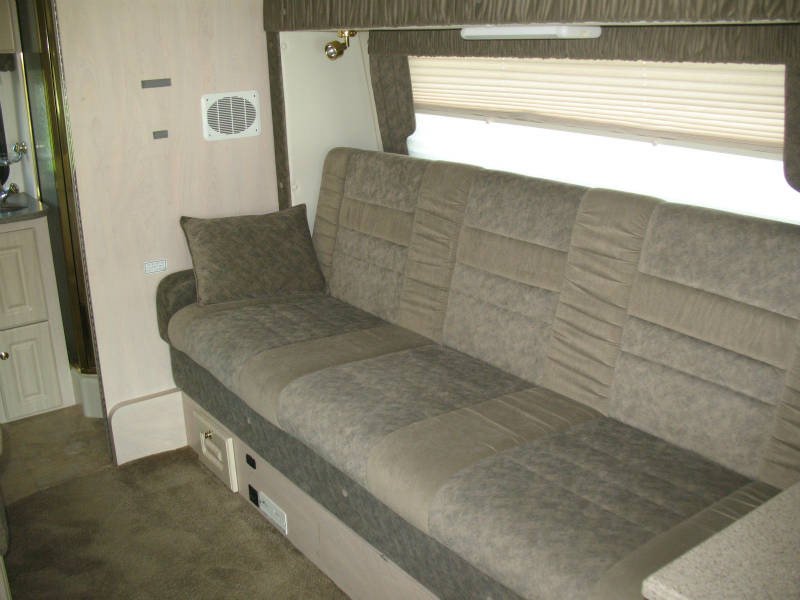 USED 2004 COACH HOUSE PLATINUM 232SD Overview Berryland Campers