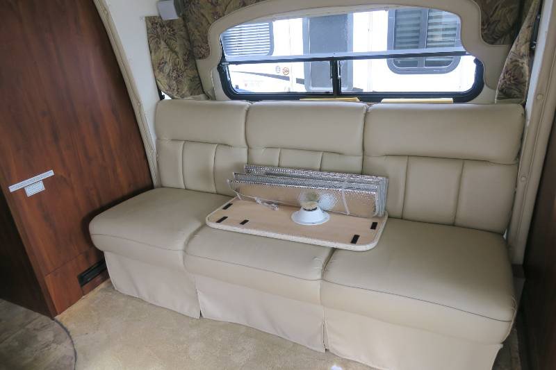 USED 2004 COACH HOUSE PLATINUM 272XL Overview Berryland Campers