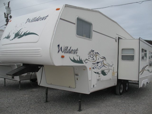 USED 2002 FOREST RIVER WILDCAT 27RK - Overview | Berryland Campers 2002 Forest River Wildcat 5th Wheel