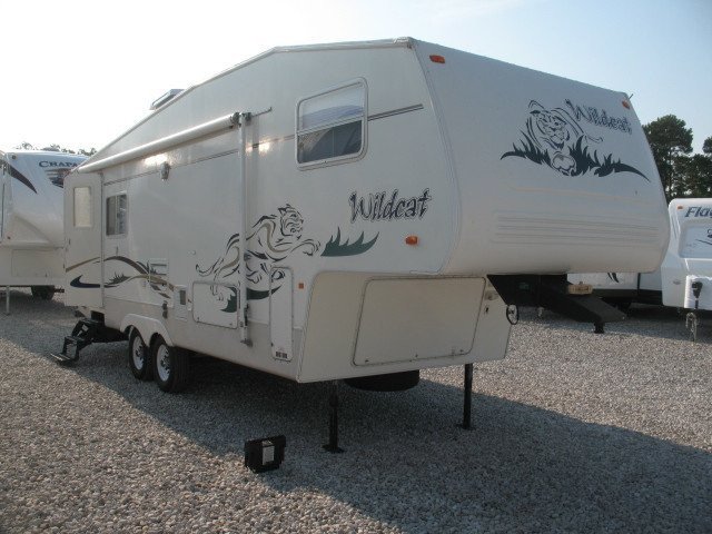 USED 2001 FOREST RIVER WILDCAT 29RL - Overview | Berryland Campers 2001 Forest River Wildcat Fifth Wheel