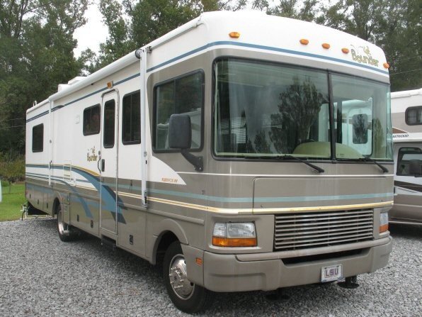 USED 2000 FLEETWOOD BOUNDER 34D - Overview | Berryland Campers