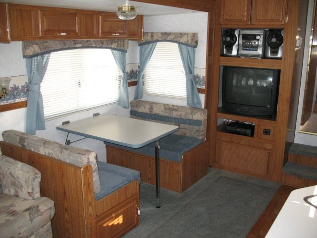 USED 2000 FLEETWOOD WILDERNESS 305G - Overview | Berryland Campers