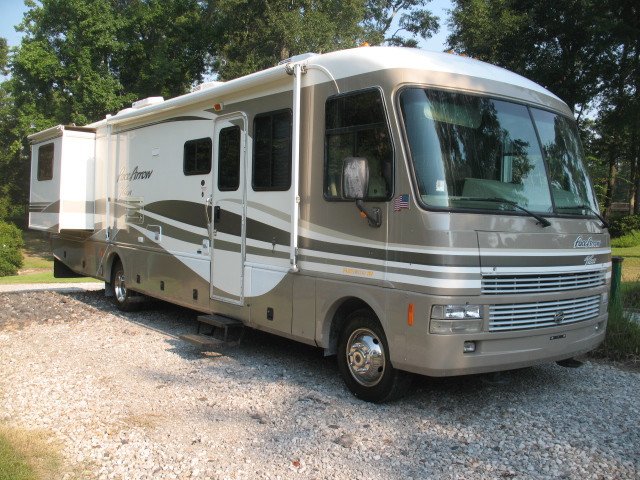 USED 2000 FLEETWOOD PACE ARROW 36B - Overview | Berryland Campers