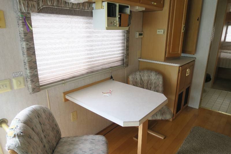 USED 1995 HOLIDAY RAMBLER ENDEAVOR 37 Overview Berryland Campers