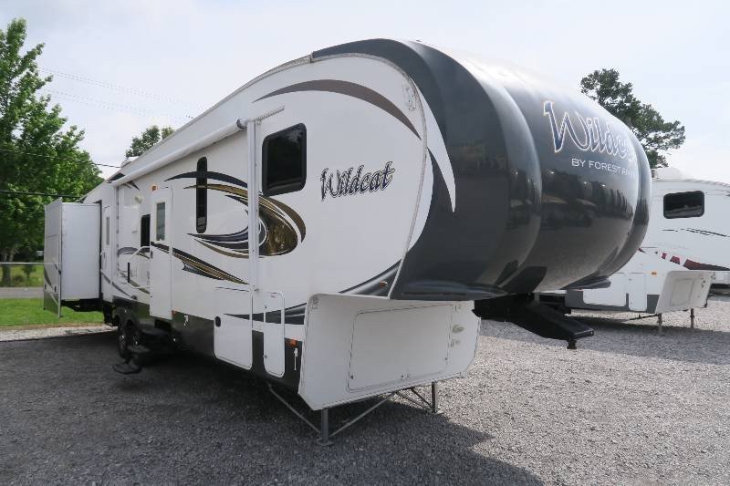 USED 2014 FOREST RIVER WILDCAT 344QB - Overview | Berryland Campers