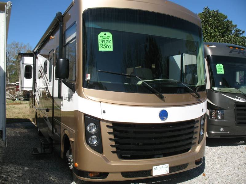 USED 2014 HOLIDAY RAMBLER VACATIONER 32WBD - Overview | Berryland Campers