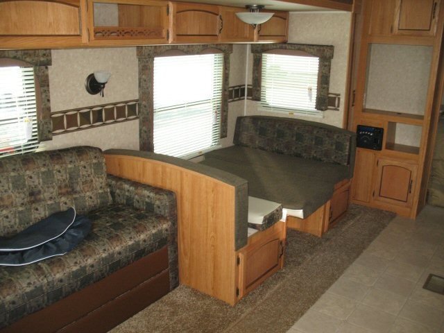 NEW 2010 PALOMINO PUMA 26RLSS - Overview | Berryland Campers